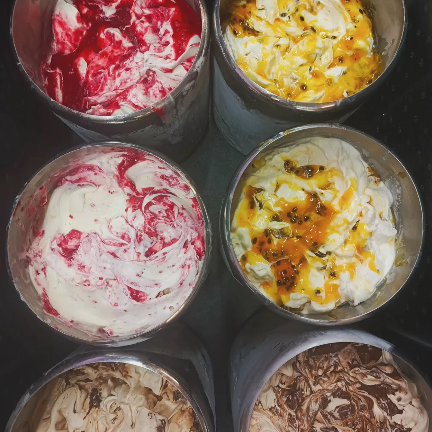 Bunte Gelato-Wannen von LoLo Manolo